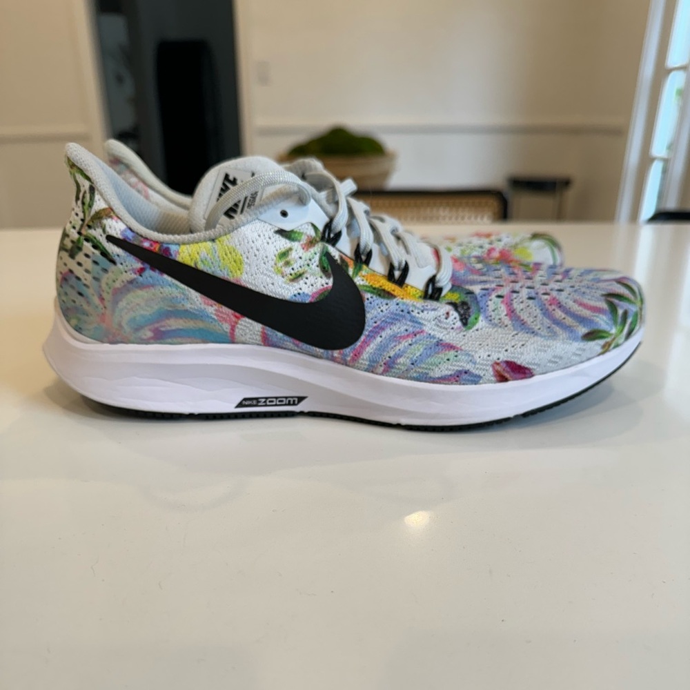 Nike Zoom Pegasus 35 in Floral, Women’s Size 9